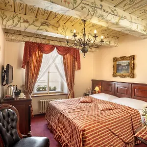 U Zlateho Stromu By Bhg Otel Prag